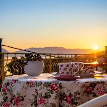 Apartment Nely - Sea, Terrace And Peace Trogir Exterior foto