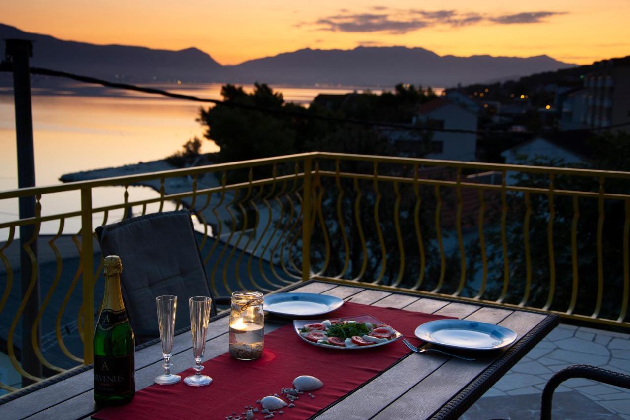 Apartment Nely - Sea, Terrace And Peace Trogir Exterior foto