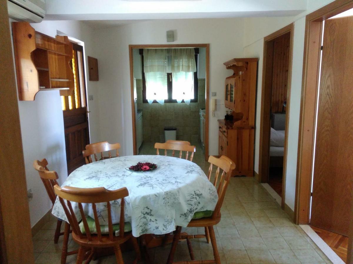 Apartment Nely - Sea, Terrace And Peace Trogir Exterior foto