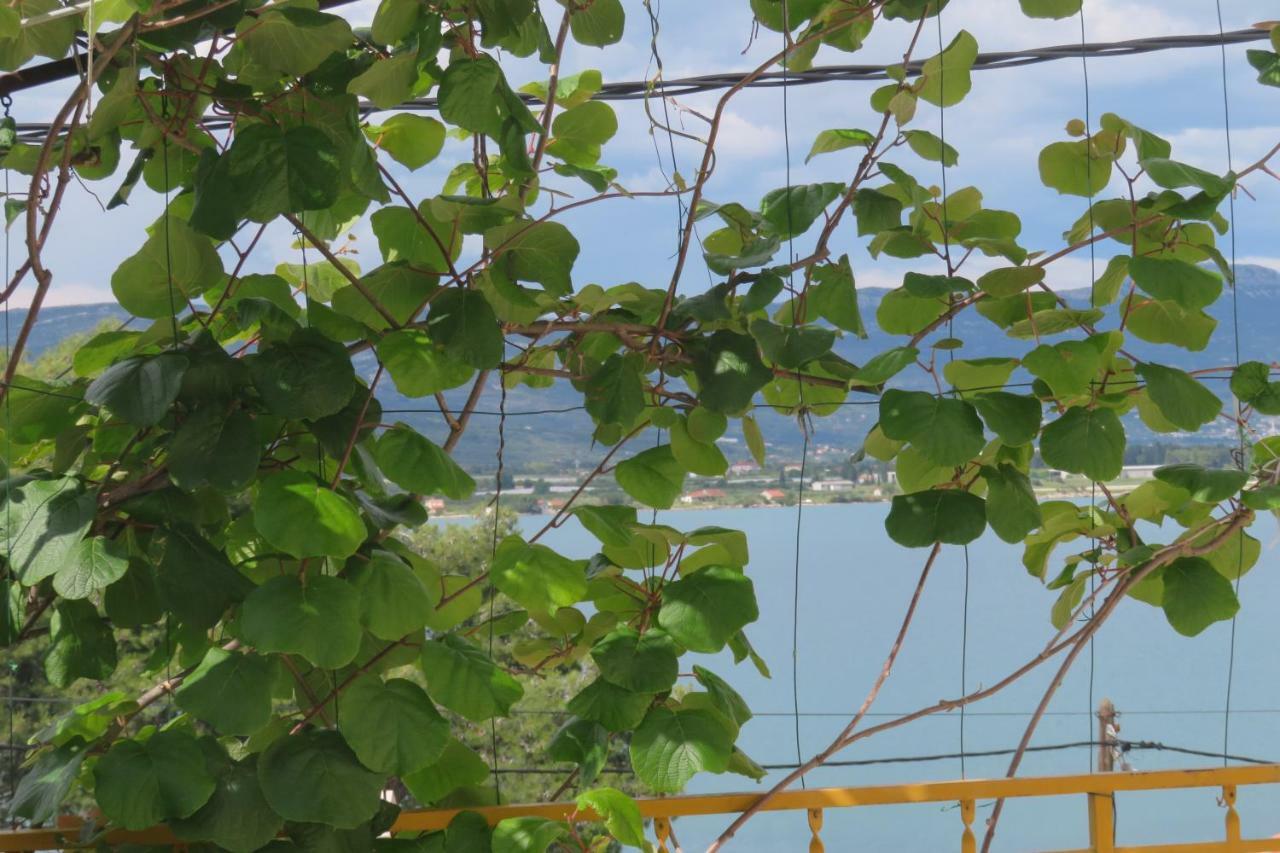 Apartment Nely - Sea, Terrace And Peace Trogir Exterior foto
