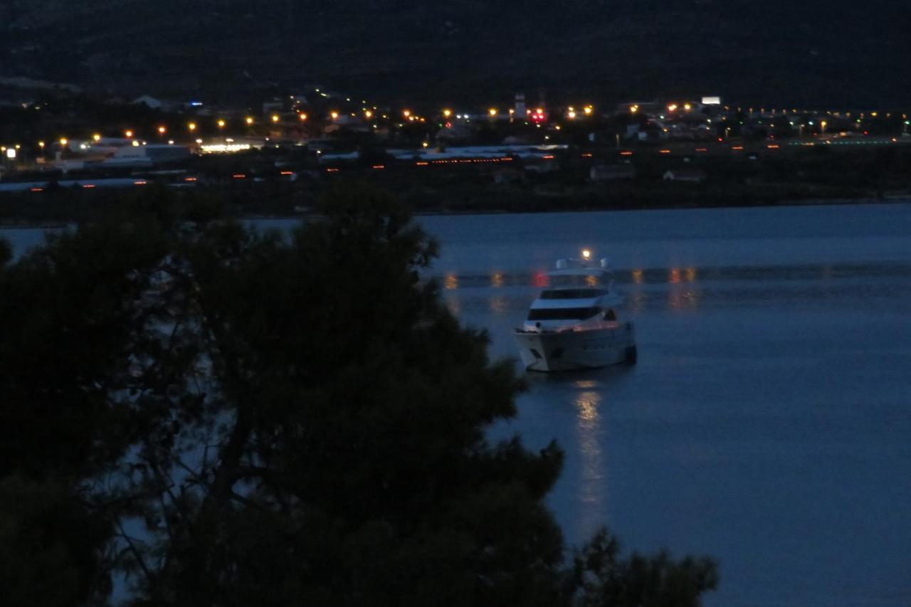 Apartment Nely - Sea, Terrace And Peace Trogir Exterior foto